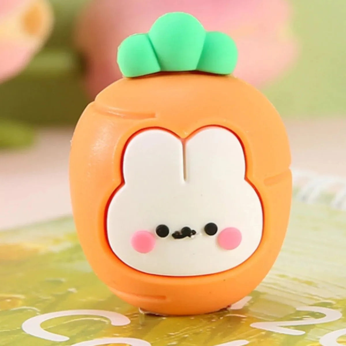 Sacapuntas Kawaii de Zanahoria | Diseño con Conejito